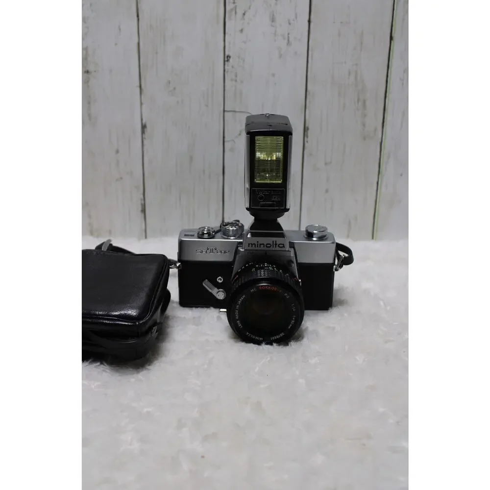 Minolta SRT 202 35mm Film Camera w/ Rokkor-X 50mm f/1.4 Lens & Vivitar Flash